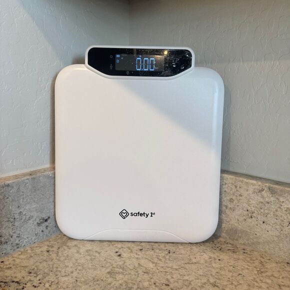 Safety 1st Smart Family Scale for Babies, Children, and Adults from 0–330 lbs - Picture 6 of 6